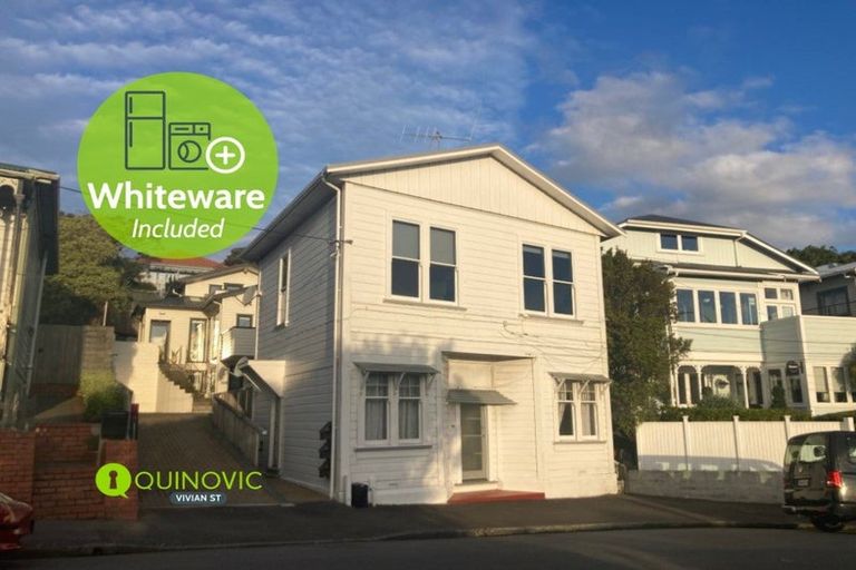 Photo of property in 98a Northland Road, Northland, Wellington, 6012