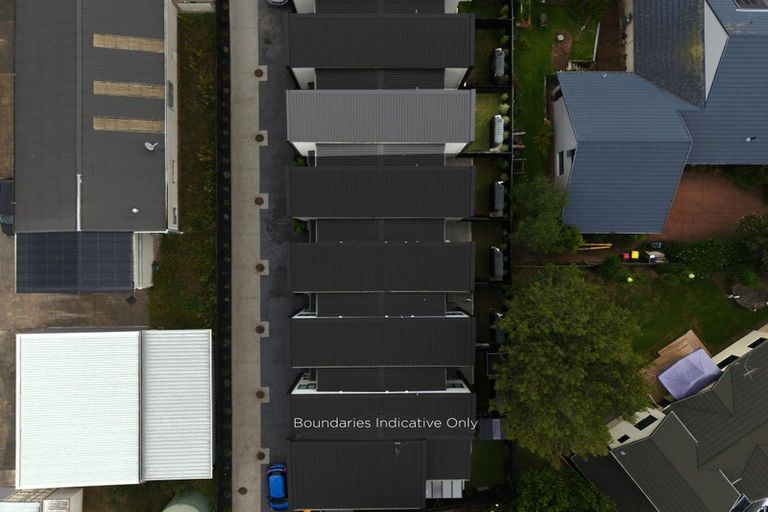 Photo of property in 3/7 Tapu Road, Huapai, Kumeu, 0810