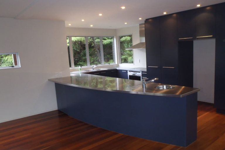 Photo of property in 29 Takahe Road, Titirangi, Auckland, 0604