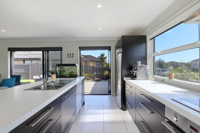 Photo of property in 16 Drabble Crescent, Papamoa Beach, Papamoa, 3118