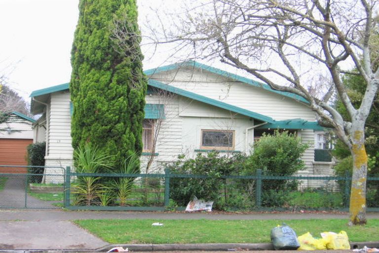 Photo of property in 19 Milverton Avenue, Hokowhitu, Palmerston North, 4410