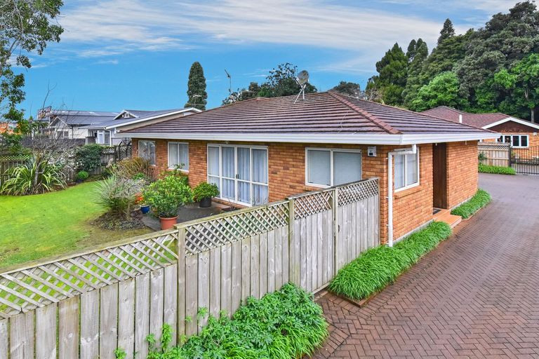 Photo of property in 8a Beach Road, Pahurehure, Papakura, 2113