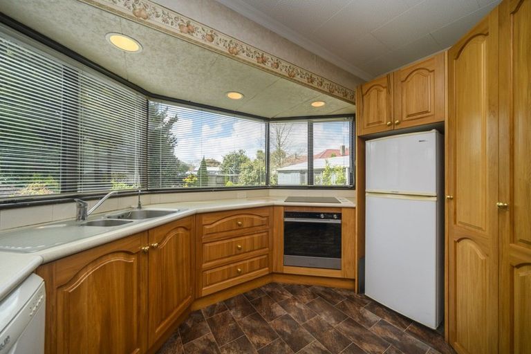 Photo of property in 16 Ashford Avenue, Hokowhitu, Palmerston North, 4410
