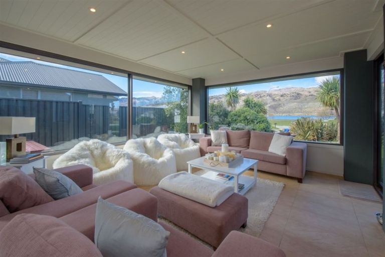 Photo of property in 21 De Bettencor Place, Mount Pisa, Cromwell, 9383