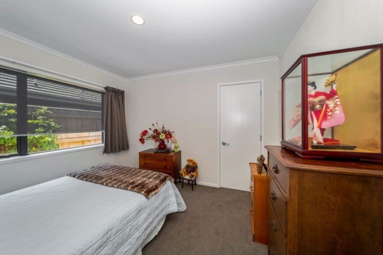 Photo of property in 4 Golf Course Lane, Waiwhakaiho, New Plymouth, 4312