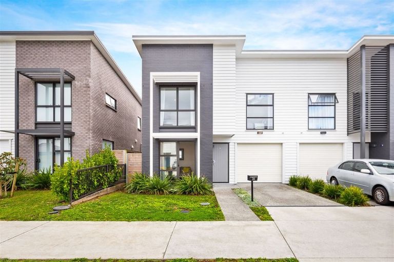 Photo of property in 24 Vincent Mcgrath Crescent, Swanson, Auckland, 0614