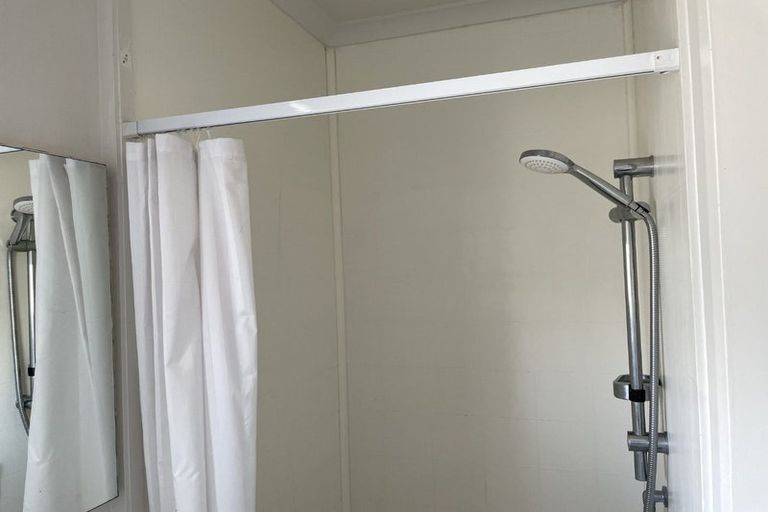 Photo of property in 21 Abraham Crescent, Milson, Palmerston North, 4414