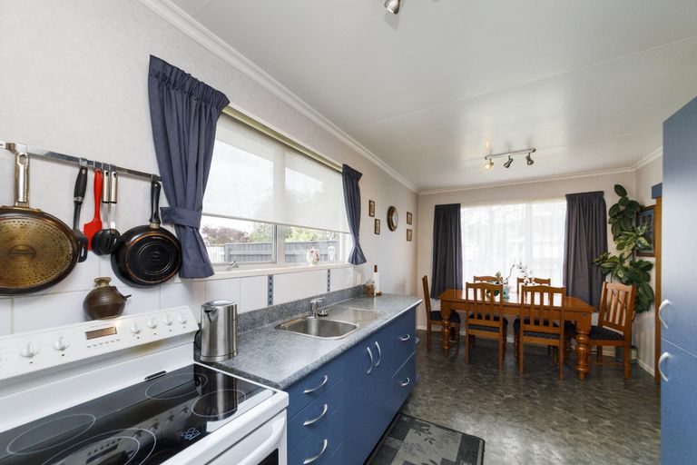 Photo of property in 24 Motuoapa Place, Kelvin Grove, Palmerston North, 4414