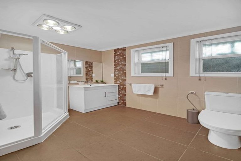 Photo of property in 1/70 Huia Road, Papatoetoe, Auckland, 2025