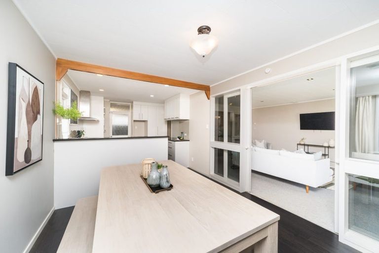 Photo of property in 65 Wikiriwhi Crescent, Awapuni, Palmerston North, 4412