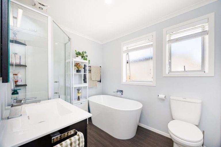 Photo of property in 2 Capri Place, Awapuni, Palmerston North, 4412