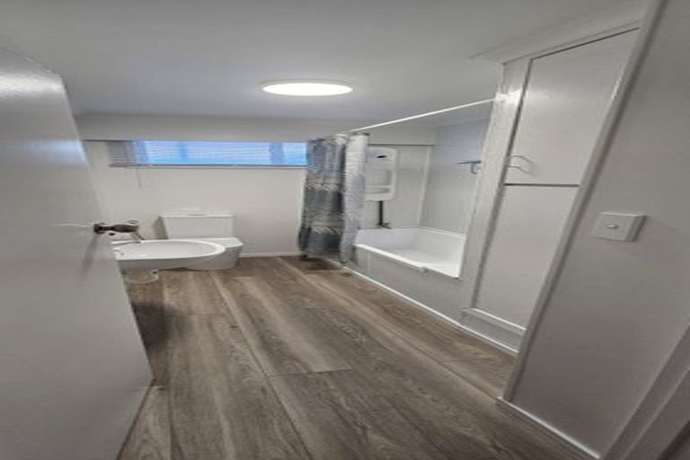 Photo of property in 53 Great South Road, Papakura, 2110