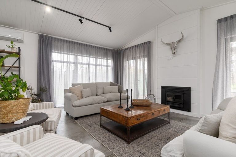 Photo of property in 16 Oates Place, Greytown, 5712