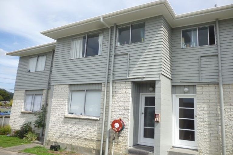 Photo of property in 2/62 Martin Street, Wallaceville, Upper Hutt, 5018