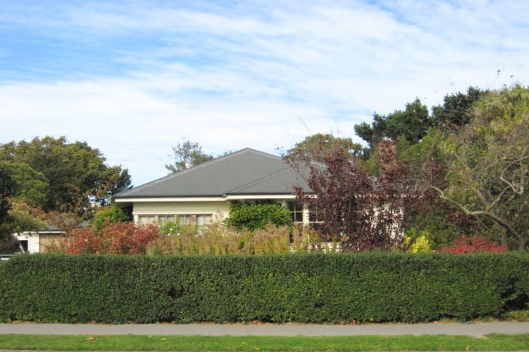 Photo of property in 63 Middlepark Road, Sockburn, Christchurch, 8042