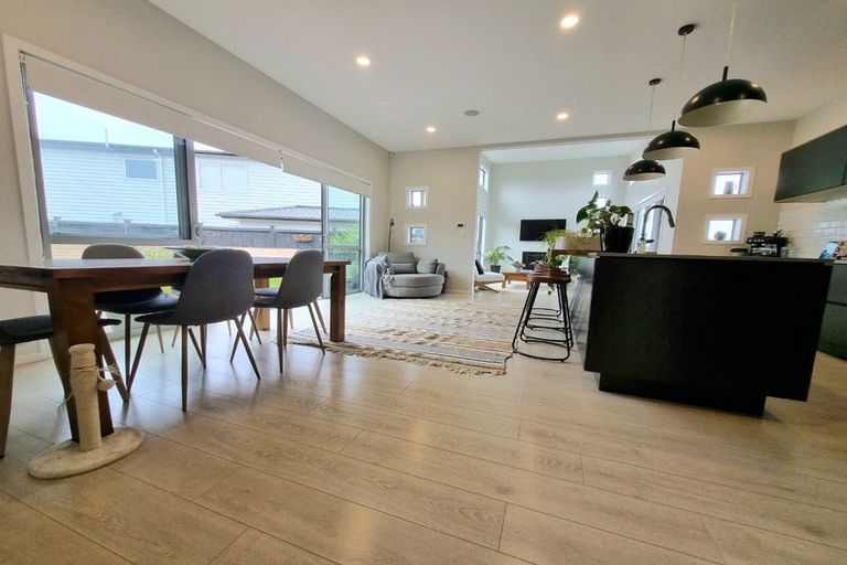 Photo of property in 42 Huarahi Pai Road, Huapai, Kumeu, 0810