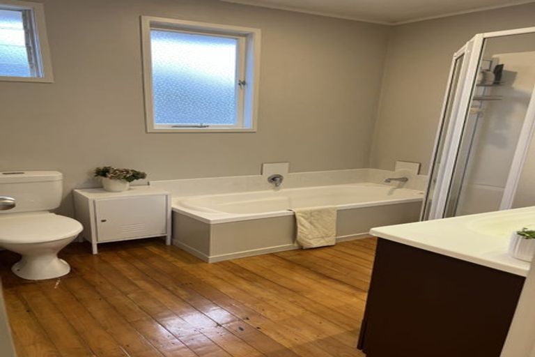 Photo of property in 3 Weatherly Road, Torbay, Auckland, 0630