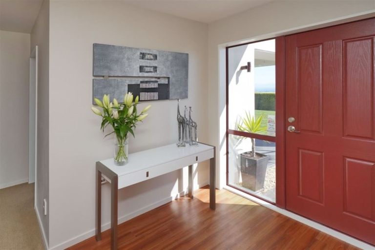 Photo of property in 1 Signal Hill Road, Mount Pleasant, Christchurch, 8081