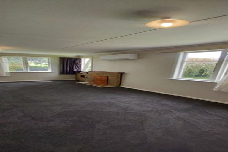 Photo of property in 2 Antrim Place, Hokowhitu, Palmerston North, 4410