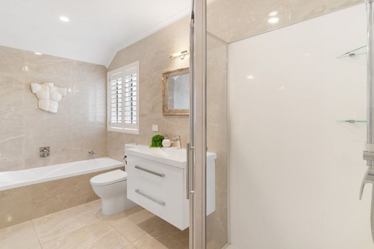 Photo of property in 2 Gibraltar Street, Howick, Auckland, 2014