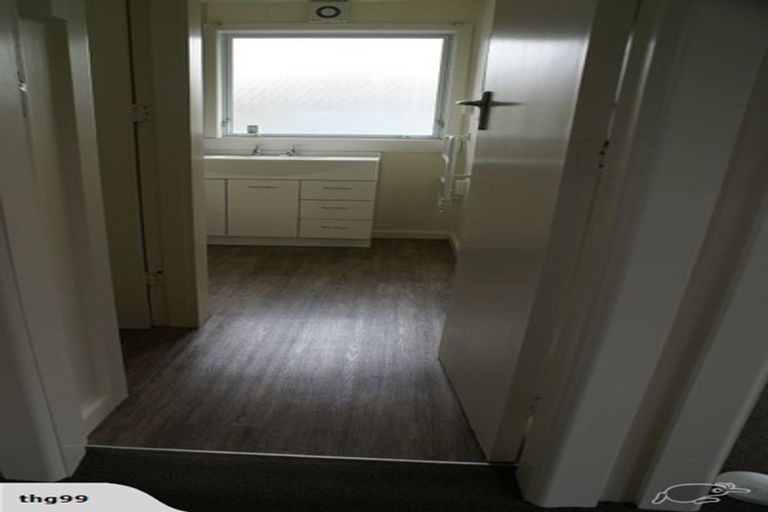 Photo of property in 2/2 Cashmere Road, Cashmere, Christchurch, 8022