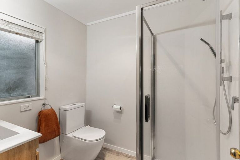 Photo of property in 1/36 Kowhai Road, Campbells Bay, Auckland, 0630