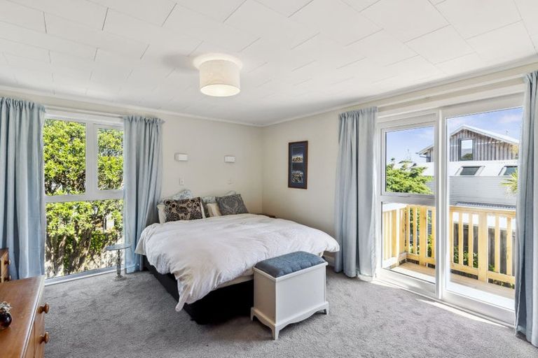 Photo of property in 7 Nuhaka Place, Paraparaumu Beach, Paraparaumu, 5032