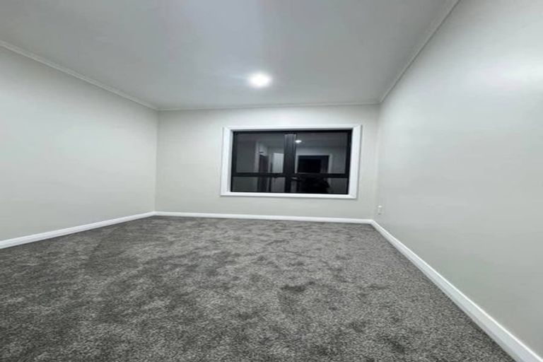 Photo of property in 78 Mcrobbie Road, Kingseat, Papakura, 2580