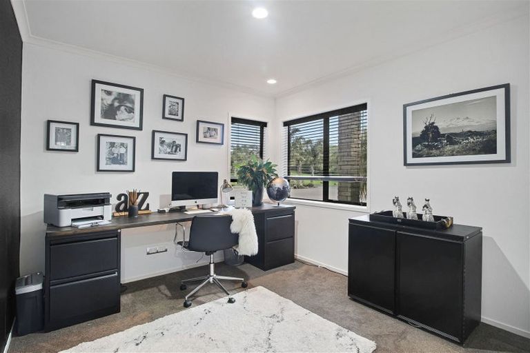 Photo of property in 8 Millbrook Drive, Waiuku, 2683