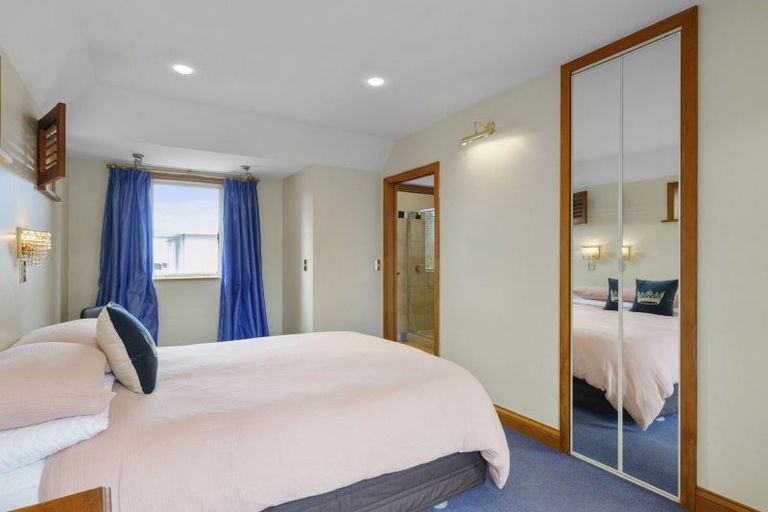 Photo of property in 32 Wai-iti Terrace, Burnside, Christchurch, 8052