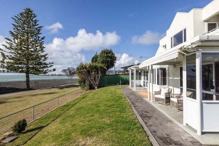 Photo of property in 7 Charles Street, Westshore, Napier, 4110