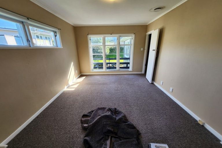Photo of property in 27 Glenfern Road, Mellons Bay, Auckland, 2014