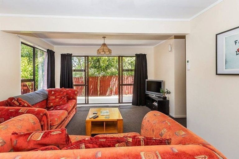 Photo of property in 2/29a Parkvale Road, Karori, Wellington, 6012