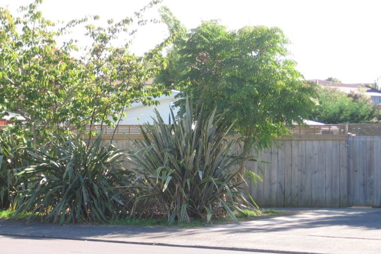 Photo of property in 27 Posa Avenue, Henderson, Auckland, 0612