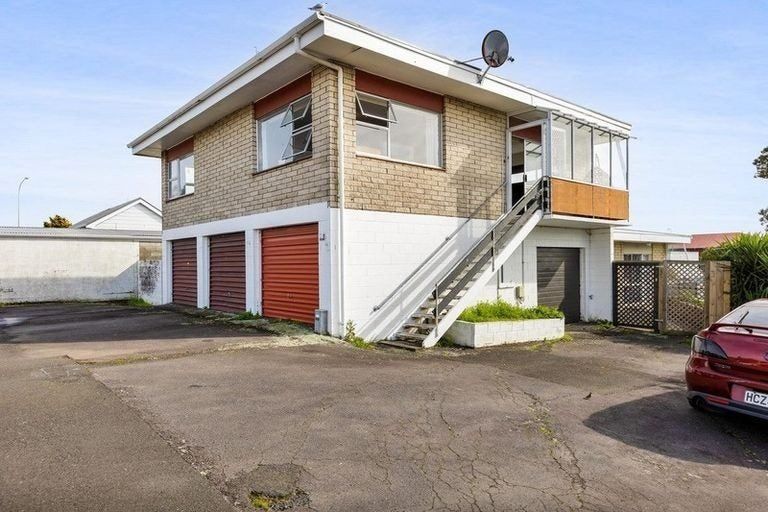 Photo of property in 4/194 Powderham Street, New Plymouth, 4310