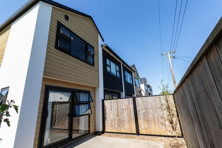 Photo of property in 9/35 Sladden Street, Naenae, Lower Hutt, 5011