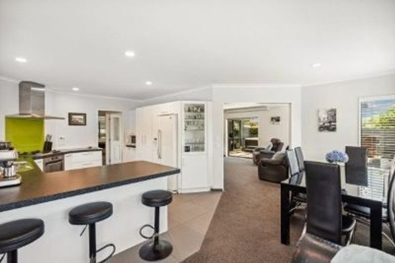 Photo of property in 125 Realm Drive, Paraparaumu, 5032