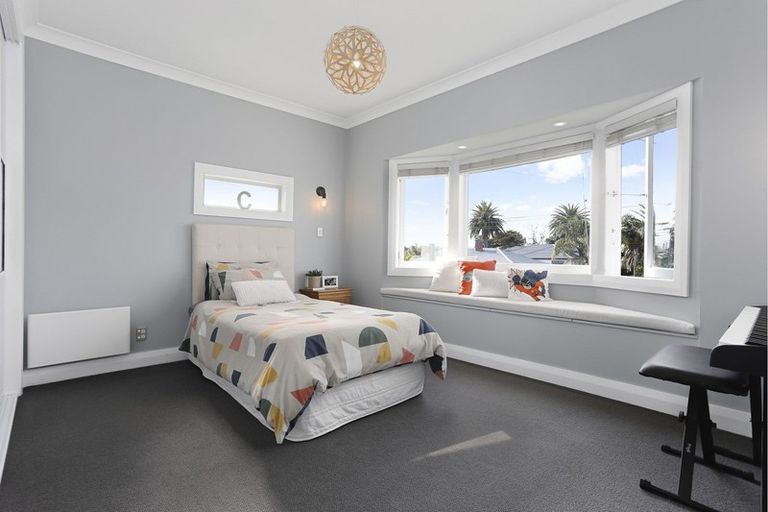 Photo of property in 24 Richmond Avenue, Northcote Point, Auckland, 0627