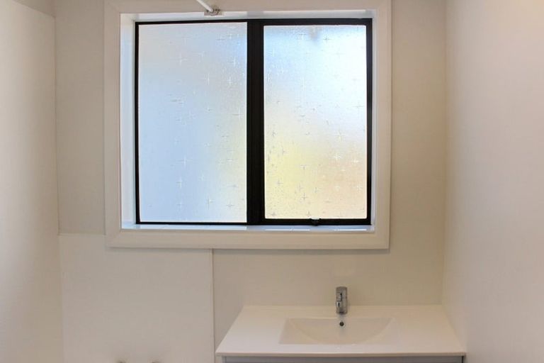 Photo of property in 96 Mcfaddens Road, St Albans, Christchurch, 8052