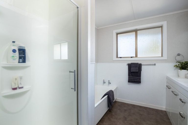 Photo of property in 15 Tainui Terrace, Inglewood, 4330