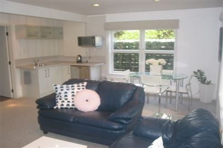 Photo of property in 1/14 Frieston Road, Milford, Auckland, 0620