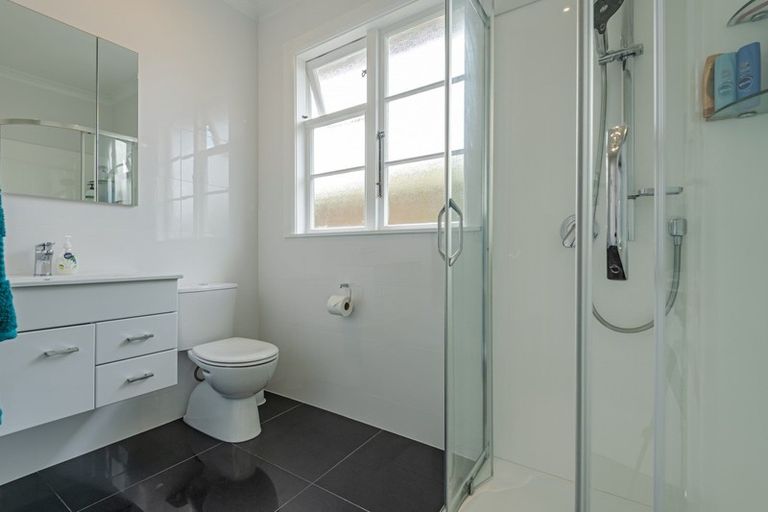 Photo of property in 8 Hughes Avenue, Hokowhitu, Palmerston North, 4410