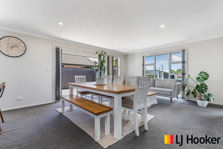 Photo of property in 39 Sunningdale Street, Wattle Downs, Auckland, 2103