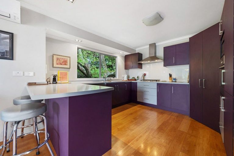 Photo of property in 20b Grand Vue Road, Kawaha Point, Rotorua, 3010