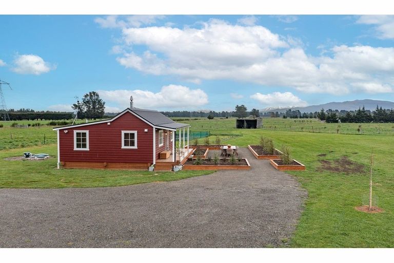 Photo of property in 167 Leslies Road, Cust, Rangiora, 7471