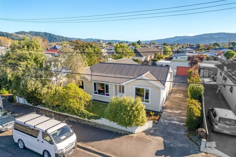 Photo of property in 25 Henry Street, Ebdentown, Upper Hutt, 5018