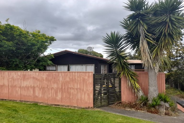 Photo of property in 21 Kaiwaka Road, Waiuku, 2123