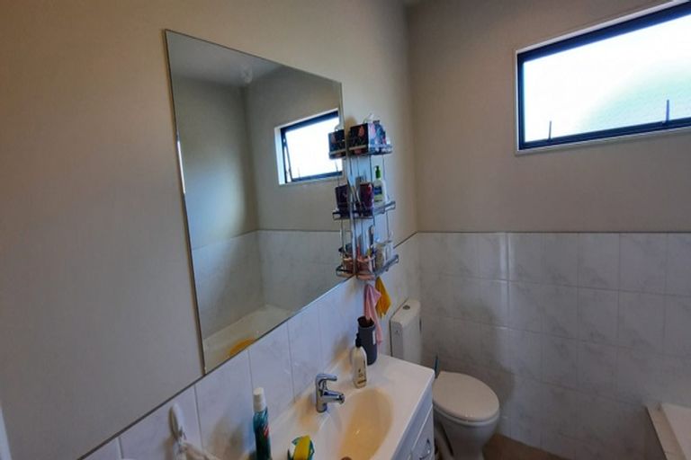 Photo of property in 22/22 Northcross Drive, Oteha, Auckland, 0632