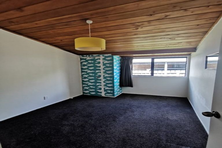 Photo of property in 108e Colwill Road, Massey, Auckland, 0614