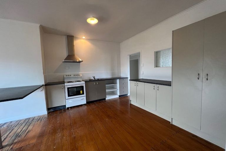 Photo of property in 16 Hall Avenue, Mangere, Auckland, 2022